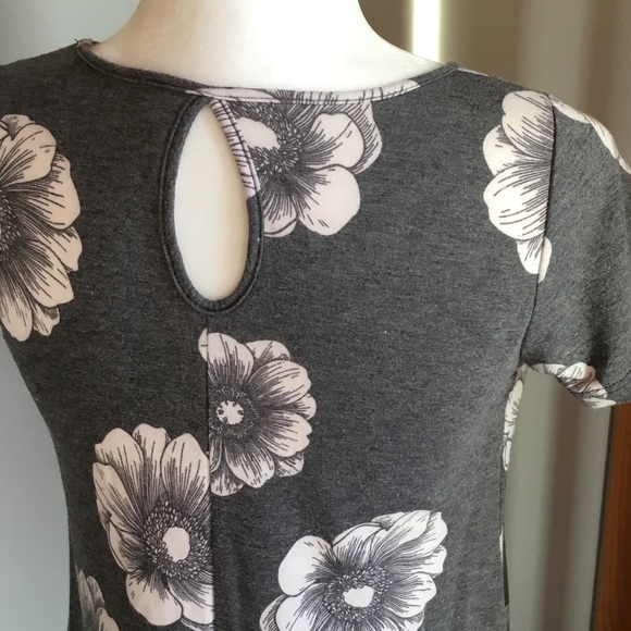 Floral print soft cotton top with keyhole back - Picture 4 of 5
